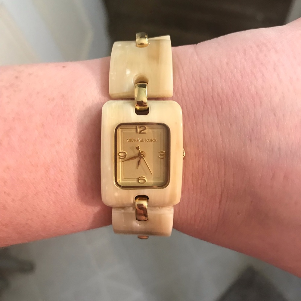 Casual Michael Kors wrist watch